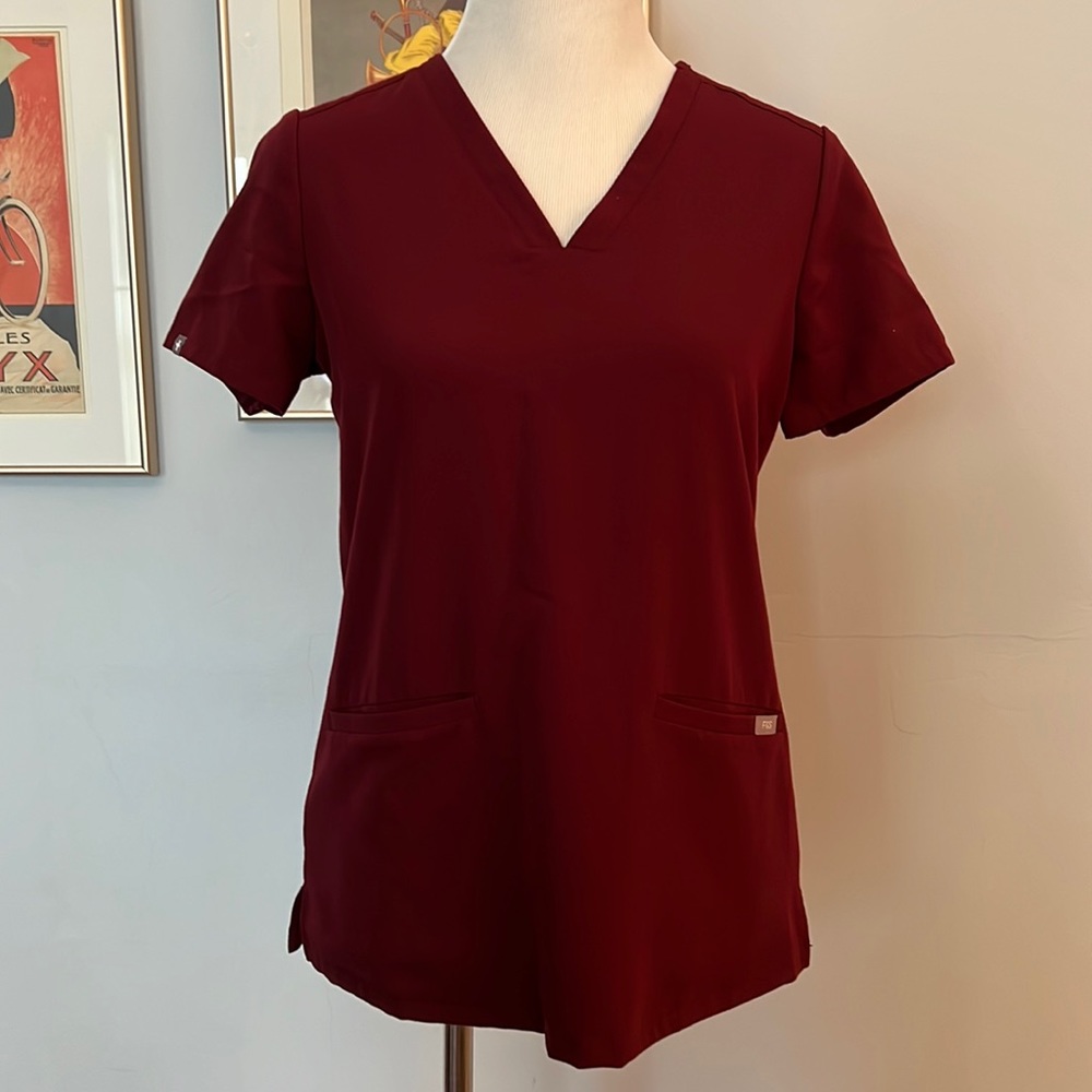 Figs scrub top XS